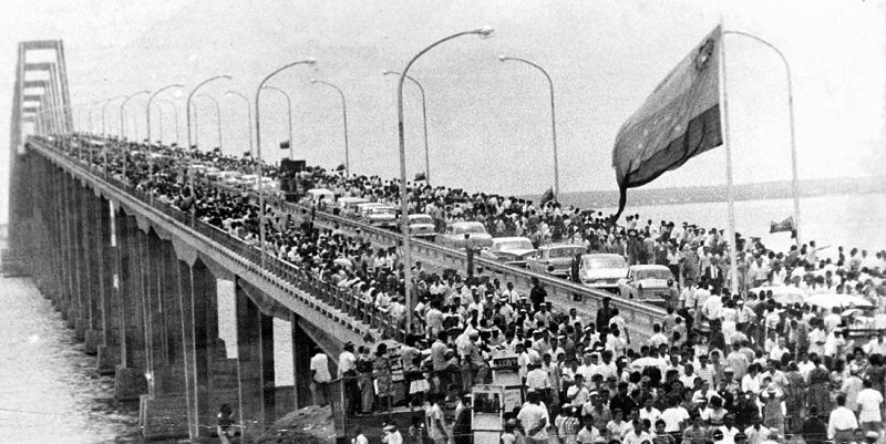 Puente Rafael Urdaneta sobre el lago Maracaibo