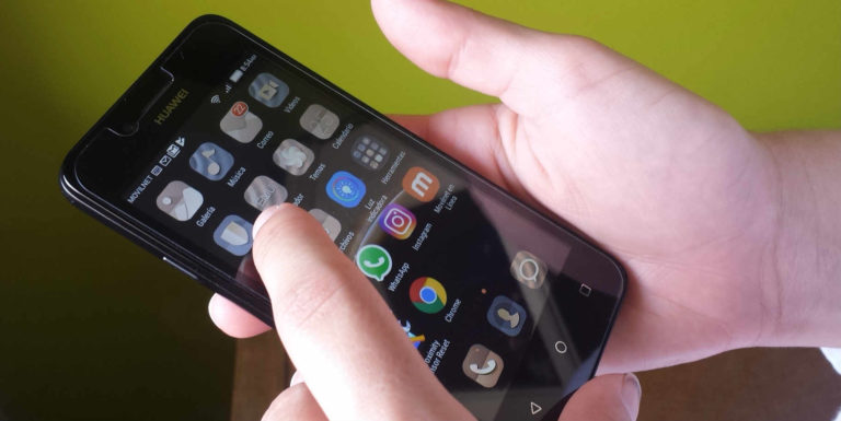Comerciantes 2.0 capitalizan la escasez de smartphones en el mercado local