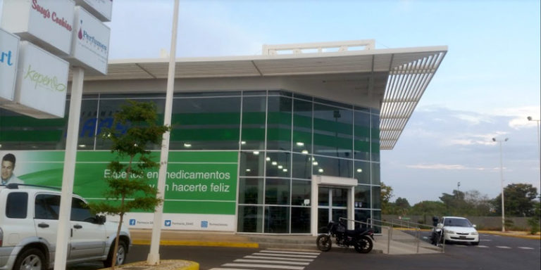 Casa SAAS: La respuesta de COBECA a la invasión de “mega-farmacias”