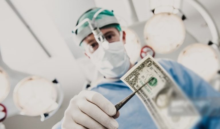 Cuando la vanidad se salda en cuotas, ‟opérese ahora y pague después”