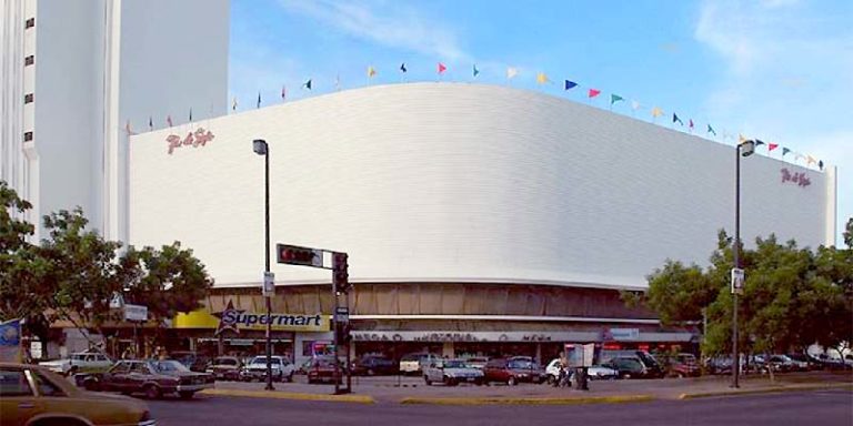 Fin de Siglo, un gigante comercial "bautizado con su fecha de expiración"