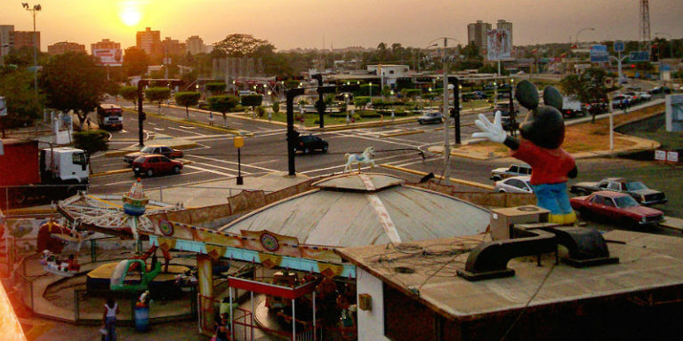 Parque Mickey Mouse: Los últimos “caballitos” de Maracaibo