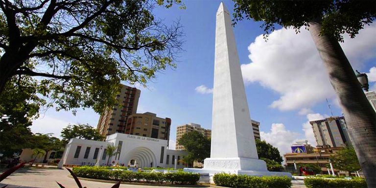 El obelisco de Plaza de la República: Un "mirador" lleno de secretos, que nunca se estrenó