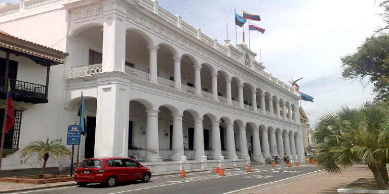 Siete secretos del Palacio de los Cóndores, que te dejarán perplejo