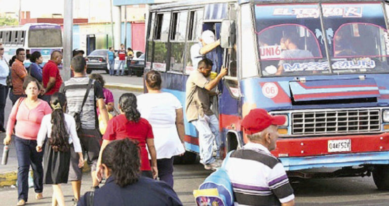 ¡Una burla! Gobierno regional reparará 10 vehículos del transporte público