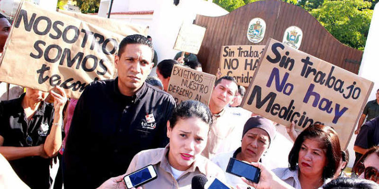 Te con Té excluye el “aderezo político” en su ensalada de problemas
