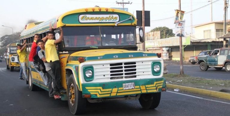 Conductores denuncian “injusta y parcializada” distribución de insumos para el transporte público