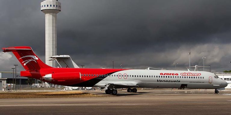 Aserca Airlines se va a pique tras 25 años volando. Aquí abrimos la "caja negra"
