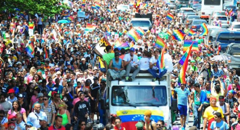 Comunidad LGBTI marcha por su derecho a ser “diferentes y libres”