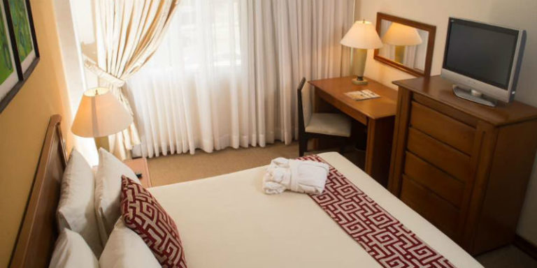 En el Hotel Tibisay del Lago, la mejoría es un "huésped permanente"