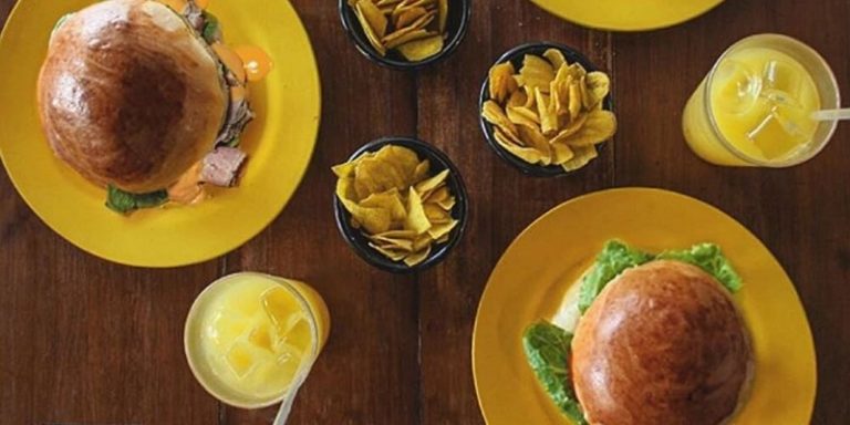 Promos del “finde”: hamburguesa, pizza y postre para el “resuelve”
