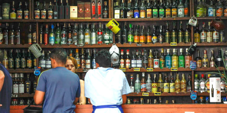 "Tiemblan los borrachos": Licores aumentan 1000% en 45 días