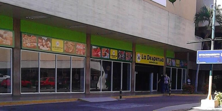 la despensa abre