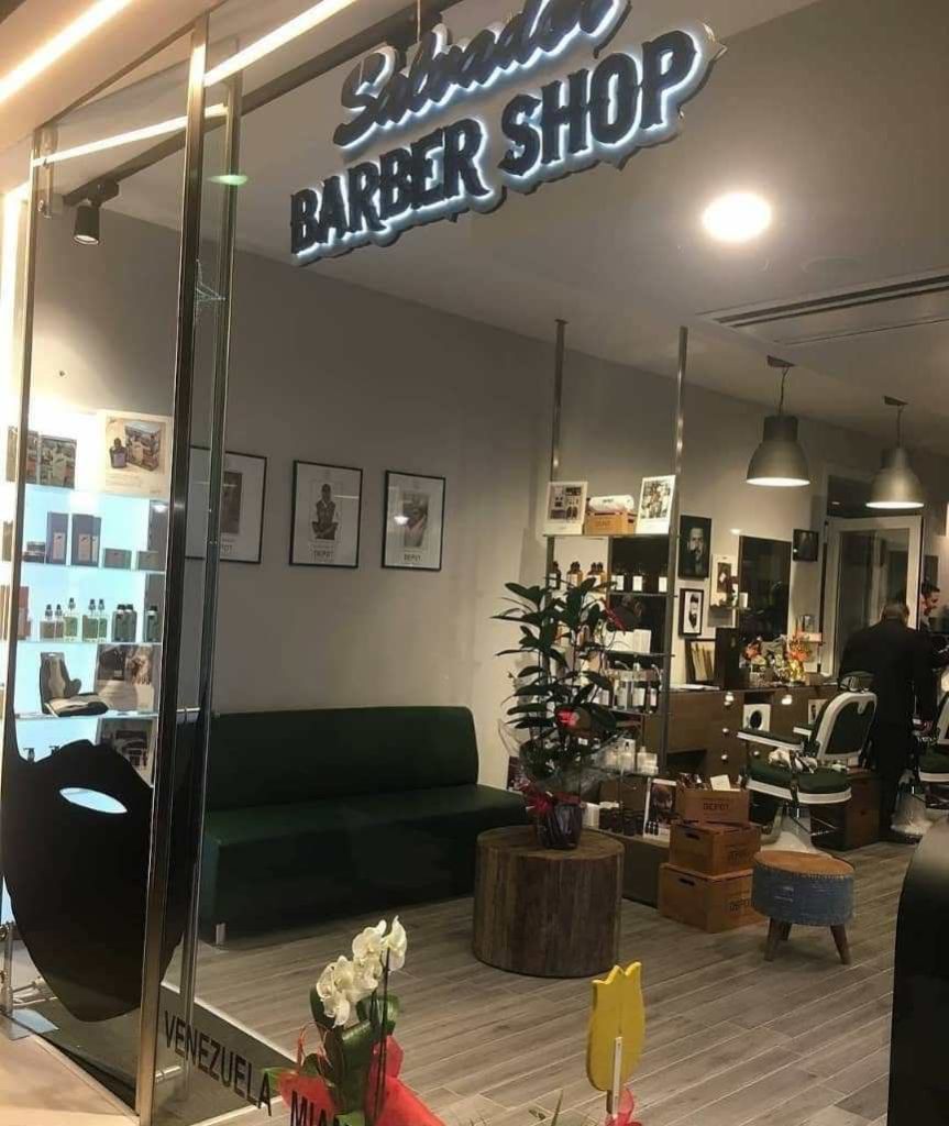 "Salvador" cruza el Atlántico y apertura un "Barber Shop" donde nació su fundador