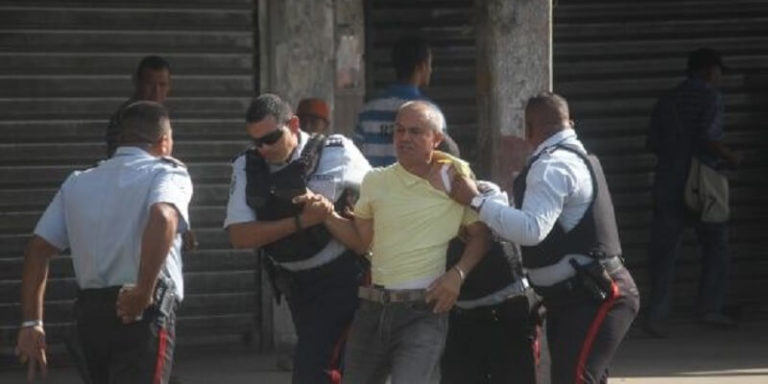disturbios en el centro las pulgas