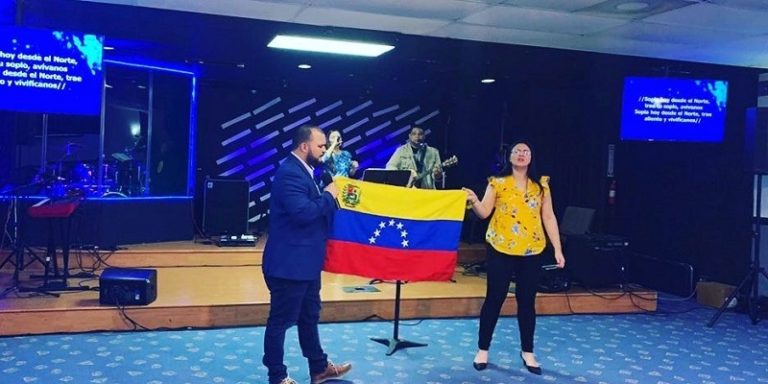 saqueadores iglesia