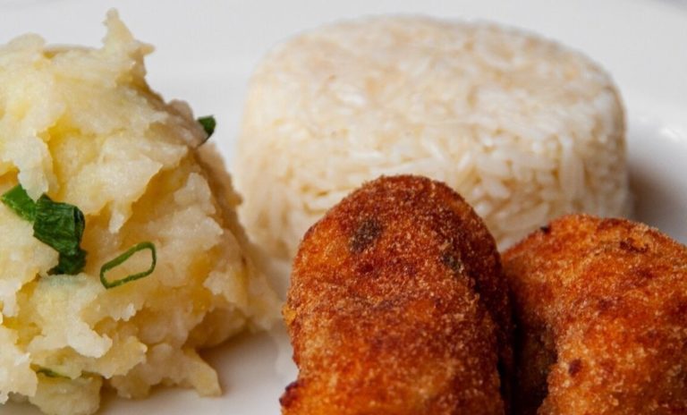 Loncher prepara y lleva su almuerzo "casero" todos los días
