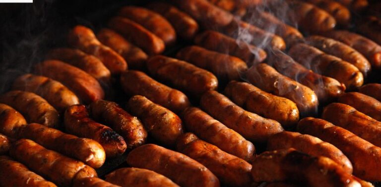 Chorizos: A la parrilla o "choripanes"