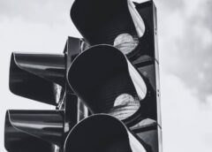 Pendientes con los semáforos apagados a consecuencia de «crisis eléctrica». Muchas intersecciones en «anarquía»